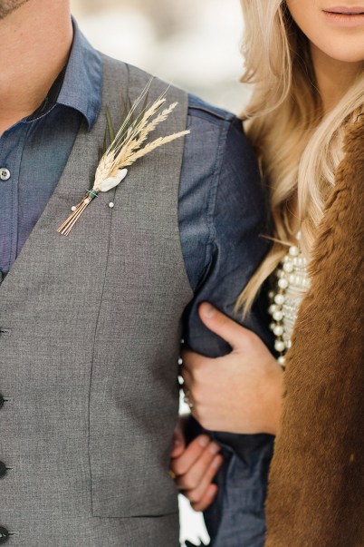 green wedding portland oregon, rustic, rural, winter, warm wedding dress, recycled wedding decor, upcycled